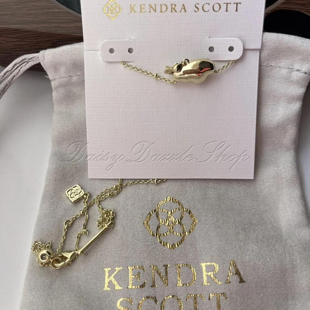 ✨New Kendra Scott Celeste Cloud Gold Plated Short Pendant Necklace 🌧️
